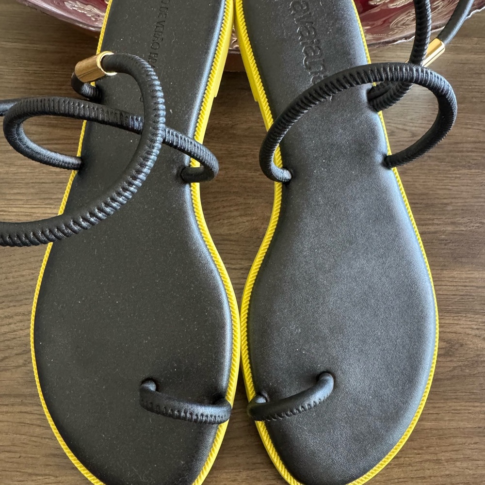 Havaianas Black and Yellow Sandals